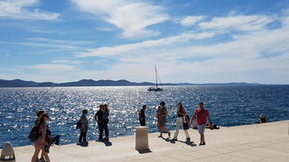 Prekrasno subotnje poslijepodne na zadarskoj rivi. Foto: Mladen Malik