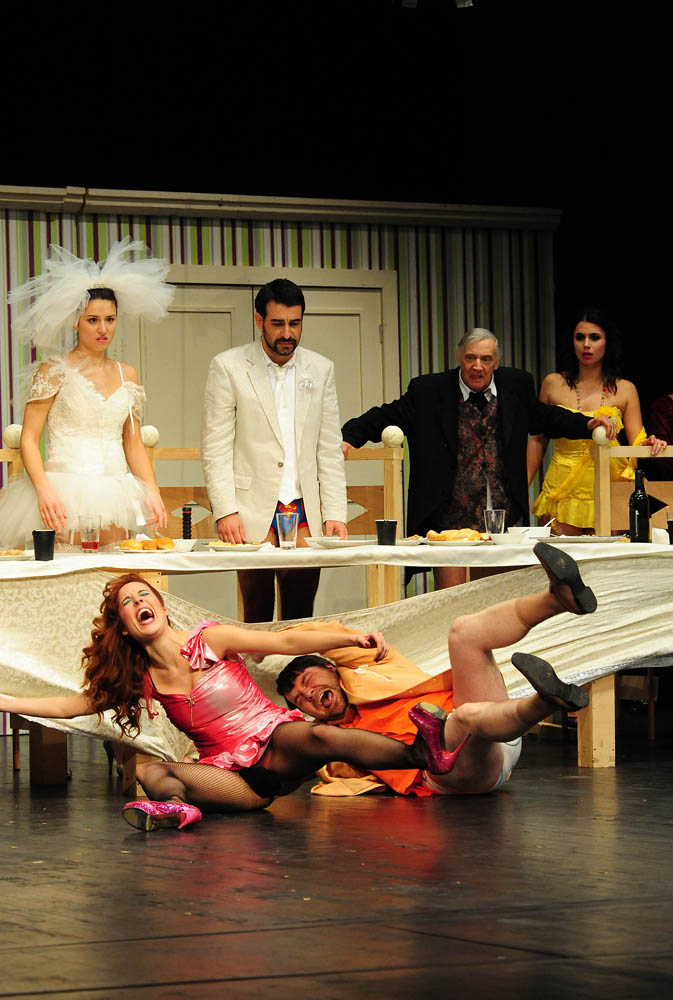 Zadar, 28.01.2013. snimio: Nenad Marčev 
HNK Šibenik 
Drama 
Bertolt Brecht: 
Pir malograđana 
redatelj: Dražen Ferenčina 
igraju: Žarko Potočnjak, Janko Popović – Volarić 
Helena Minić , Robert Ugrina, Vinko Štefanac 
Oriana Kunčić, Franka