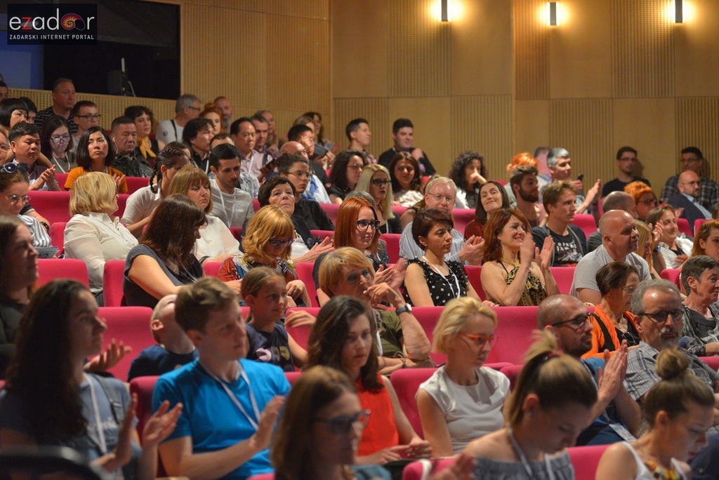 Izložba Mojmira Mihatova i svečano otvorenje 26. SLUK-a Izložba Mojmira Mihatova i svečano otvorenje 26. SLUK-a