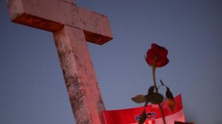 Vukovar: Lampioni osvjetljavaju 938 bijelih križeva na Memorijalnom groblju. Foto: Grgur Žućko/PIXSELL Vukovar: Lampioni osvjetljavaju 938 bijelih križeva na Memorijalnom groblju. Foto: Grgur Žućko/PIXSELL