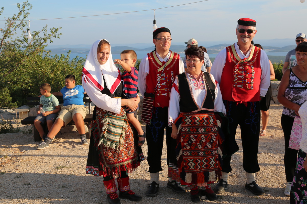 Na vidikovcu Kamenjak održan 5. Sajam lokalnih proizvoda ”Luka i igara” Na vidikovcu Kamenjak održan 5. Sajam lokalnih proizvoda ”Luka i igara”