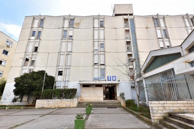 Zatvara se hotel Iž, foto: Dino Stanin/PIXSELL