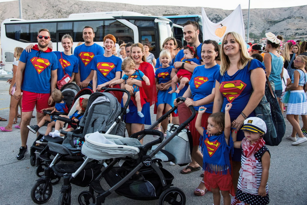 Paški ljetni karneval 2017 – maškarana povorka