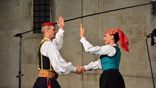 Nastup ansambla Lado ispred crkve sv. Marije ; foto Iva Perinčić Nastup ansambla Lado ispred crkve sv. Marije ; foto Iva Perinčić