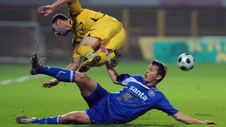 Zapresic, 151010.
Stadion NK Inter, 1. HNL, 11. kolo, seniori, susret NK Inter i NK Zadar.
Na slici: Arber Abilaliaj 9, Ferdo Milan 7.
Foto: Damir Krajac / CROPIX Zapresic, 151010.
Stadion NK Inter, 1. HNL, 11. kolo, seniori, susret NK Inter i NK Zadar.
Na slici: Arber Abilaliaj 9, Ferdo Milan 7.
Foto: Damir Krajac / CROPIX