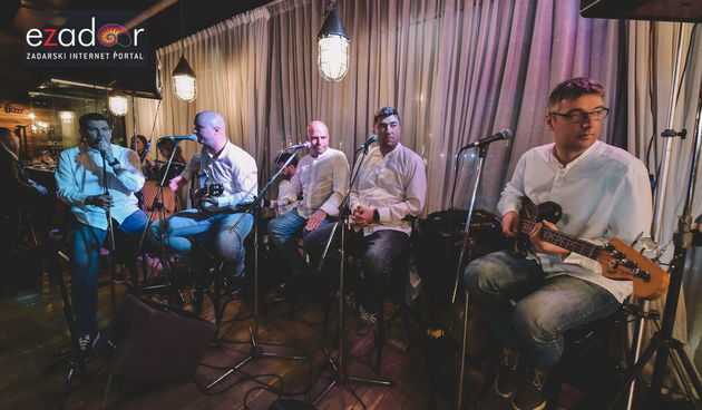 Uskrs u Harbor Cookhouse & Clubu uz klapu Iskon