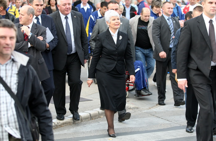 Zadar, 081111.
Premijerka Jadranka Kosor sa ministrima posjetila je Zadar povodom sportskih igara za invalide domovinskog rata, posjetila je i Luku Gazenicu koja je u izgradnji.
Foto : Andrija Lucic / cropix Zadar, 081111.
Premijerka Jadranka Kosor sa ministrima posjetila je Zadar povodom sportskih igara za invalide domovinskog rata, posjetila je i Luku Gazenicu koja je u izgradnji.
Foto : Andrija Lucic / cropix