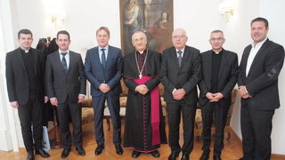 Nadbiskup Puljić primio Kalmetu i Zrilića sa suradnicima Nadbiskup Puljić primio Kalmetu i Zrilića sa suradnicima