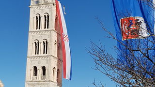 Izložba vojne opreme, oružja i vozila na zadarskoj rivi i spuštanje 25-metarske zastave s kampanela sv. Stošije