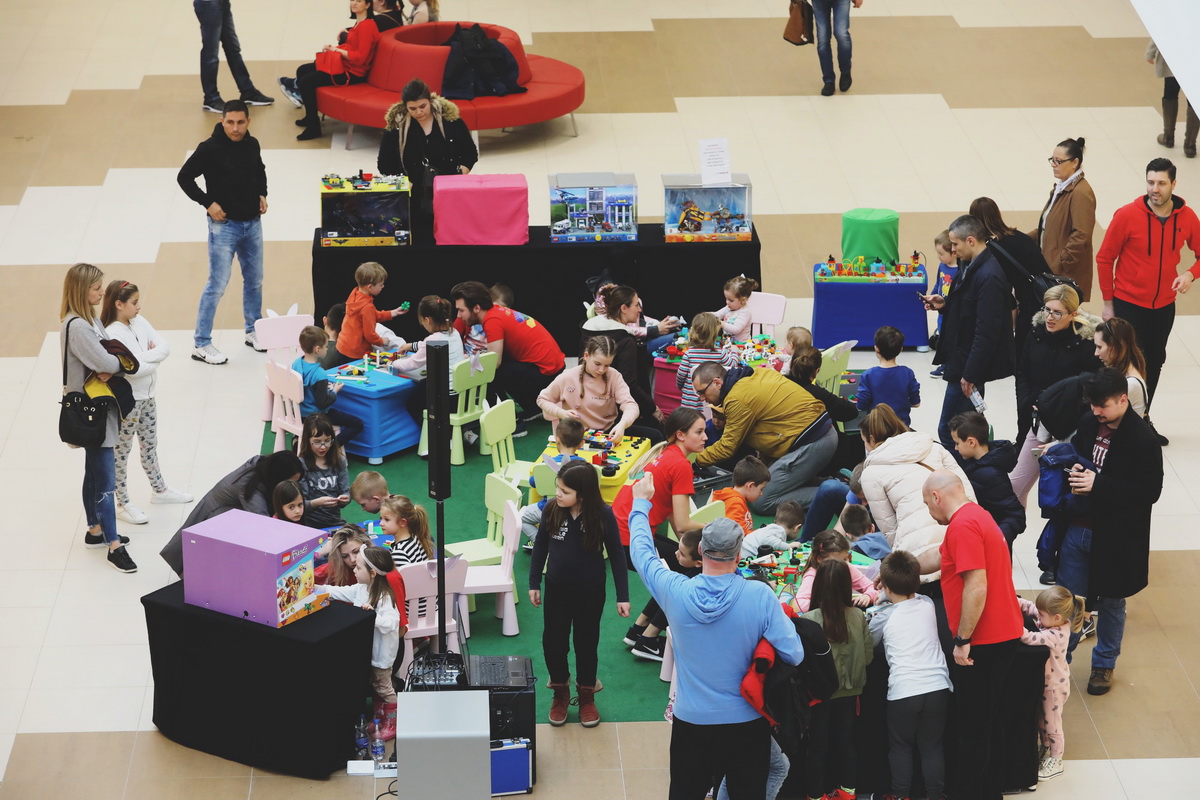 Uskrsni zeko u Supernova centru