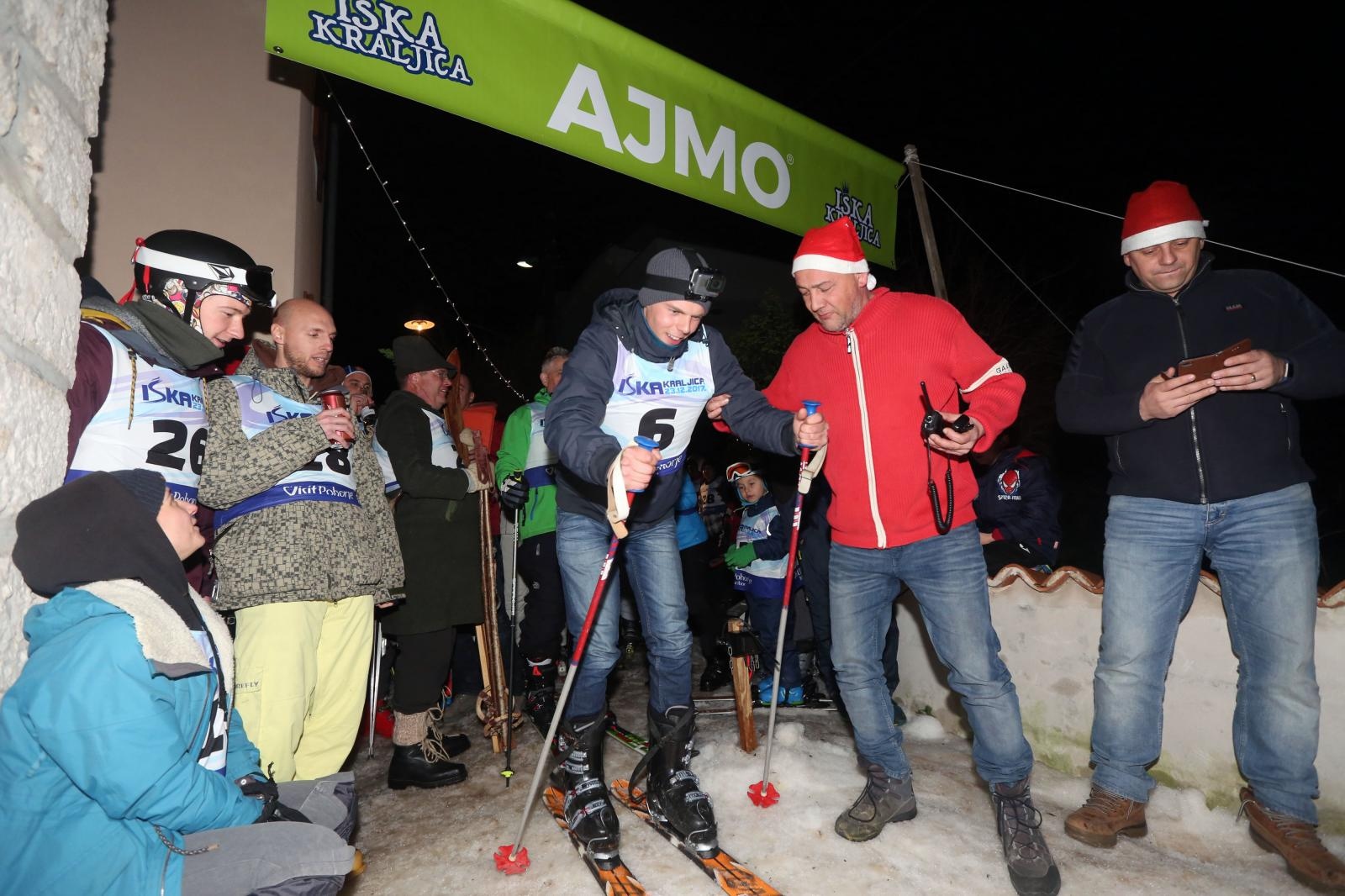 Svjetska atrakcija u Velom Ižu: Održana “Iška kraljica”- prva povijesna skijaška utrka na hrvatskim školjima Svjetska atrakcija u Velom Ižu: Održana “Iška kraljica”- prva povijesna skijaška utrka na hrvatskim školjima