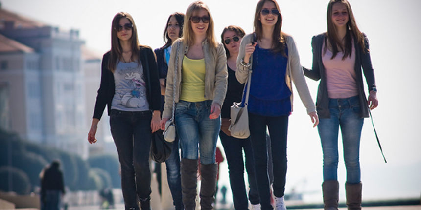 Subotnji đir po gradu 25. ožujka 2012., mladi, djevojke (foto:Saša Čuka)