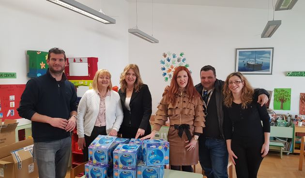 Novi radio CD playerima razveselio mališane