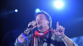 Zagreb, 220410.
U sklopu velike turneje Toleranca tour 2010 i povodom izlaska novog albuma naziva “Toleranca” Zlatan Stipisic Gibonni veceras je u KC Drazen Petrovic odrzao prvi od 2 predvidjena zagrebacka koncerta.
Na slici: Gibonni.
Foto: Neja Markicevi