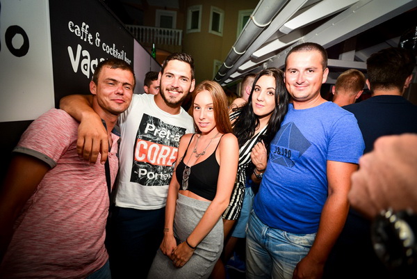 Odlična zabava u Noštromo i Vagabundo barovima na Viru