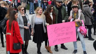 Prosvjed #spasime: Tomislavov trg u Zagrebu pun ljudi, došao i Plenković Prosvjed #spasime: Tomislavov trg u Zagrebu pun ljudi, došao i Plenković