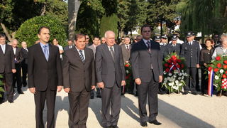 Image 1054145 (auto)