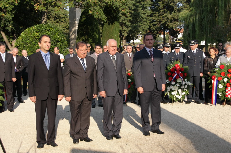 Image 1054145 (auto)