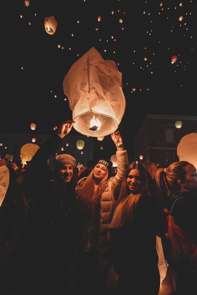 Humanitarni svjetlosni spektakl “Zaželi ljubav” na zadarskom Forumu 21. veljače 2016. Foto: Iva Perinčić Humanitarni svjetlosni spektakl “Zaželi ljubav” na zadarskom Forumu 21. veljače 2016. Foto: Iva Perinčić