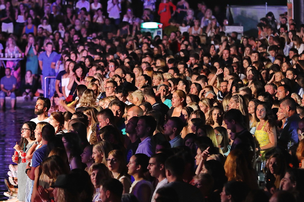 Čudesna Doris Dragović oduševila u Biogradu na Moru Čudesna Doris Dragović oduševila u Biogradu na Moru