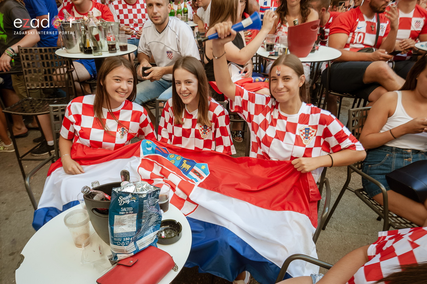 Navijačko ludilo u Zadru za vrijeme i nakon finala Svjetskog prvenstva Navijačko ludilo u Zadru za vrijeme i nakon finala Svjetskog prvenstva