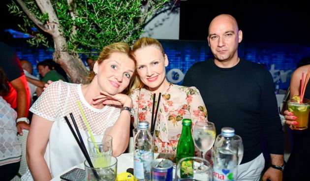 Odlična zabava u Noštromo i Vagabundo barovima na Viru