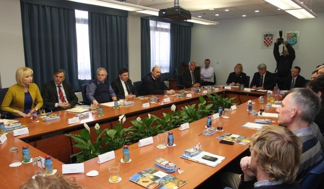 Rijeka: Predstavljen program rada centra za reagiranja na onečišćenja mora, foto: Goran Kovačić/PIXSELL