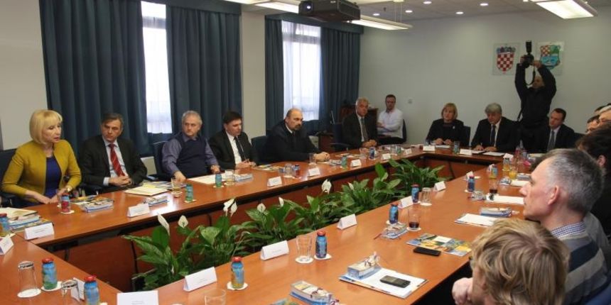 Rijeka: Predstavljen program rada centra za reagiranja na onečišćenja mora, foto: Goran Kovačić/PIXSELL