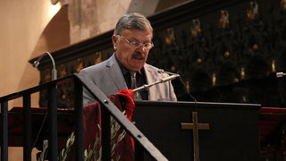 Cvjetnica 20. ožujka 2016: Nakon blagoslova maslinovih grančica, nadbisku Želimir Puljić predvodio je procesiju do katedrale sv. Stošije gdje je služio misno slavlje na kojem se pjevala Muka našeg Gospodina Cvjetnica 20. ožujka 2016: Nakon blagoslova maslinovih grančica, nadbisku Želimir Puljić predvodio je procesiju do katedrale sv. Stošije gdje je služio misno slavlje na kojem se pjevala Muka našeg Gospodina