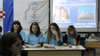 Prezentacija ucenica Medicinske skole Ante Kuzmanica na Megaconference Jr. 2010, Foto: Antonela Vitlov