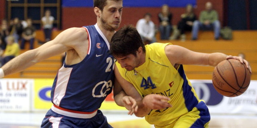 Zagreb, 020509. Dvorana Trnsko Kosarkaska utakmica A-1 7.kolo Liga za prvaka Zagreb Crobenz – Cibona Na slici : Marin Rozic, Damir Mulaomerovic 44 Nenad Dugi / CROPIX Zagreb, 020509. Dvorana Trnsko Kosarkaska utakmica A-1 7.kolo Liga za prvaka Zagreb Crobenz – Cibona Na slici : Marin Rozic, Damir Mulaomerovic 44 Nenad Dugi / CROPIX