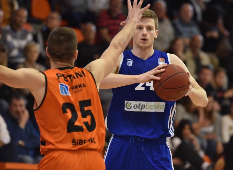 Dvorana Baldekin,  A-1 muska Liga za prvaka, 10. kolo, GKK Šibenik – KK Zadar 69-95. Photo: Hrvoje Jelavic/PIXSELL