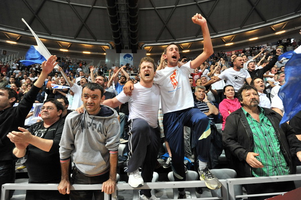 Zadar, 260513.
Dvorana Kresimira Cosica. 
3. polufinalna utakmica prvenstva Hrvatske izmedju KK Zadar i KK Cedevita.
Na fotografiji: navijaci.
Foto: Luka Gerlanc / CROPIX