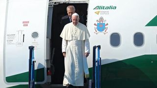 Sarajevo, Bosna i Hercegovina – Sluzbeni posjet pape Franje Sarajevu. Ovo je treci papinski posjet Bosni i Hercegovini. Prethodni posjeti pape Ivana Pavla II bili su pastoralni dok je posjet pape Franje primarno drzavnicki te ga ocekuje zgusnut raspored Sarajevo, Bosna i Hercegovina – Sluzbeni posjet pape Franje Sarajevu. Ovo je treci papinski posjet Bosni i Hercegovini. Prethodni posjeti pape Ivana Pavla II bili su pastoralni dok je posjet pape Franje primarno drzavnicki te ga ocekuje zgusnut raspored