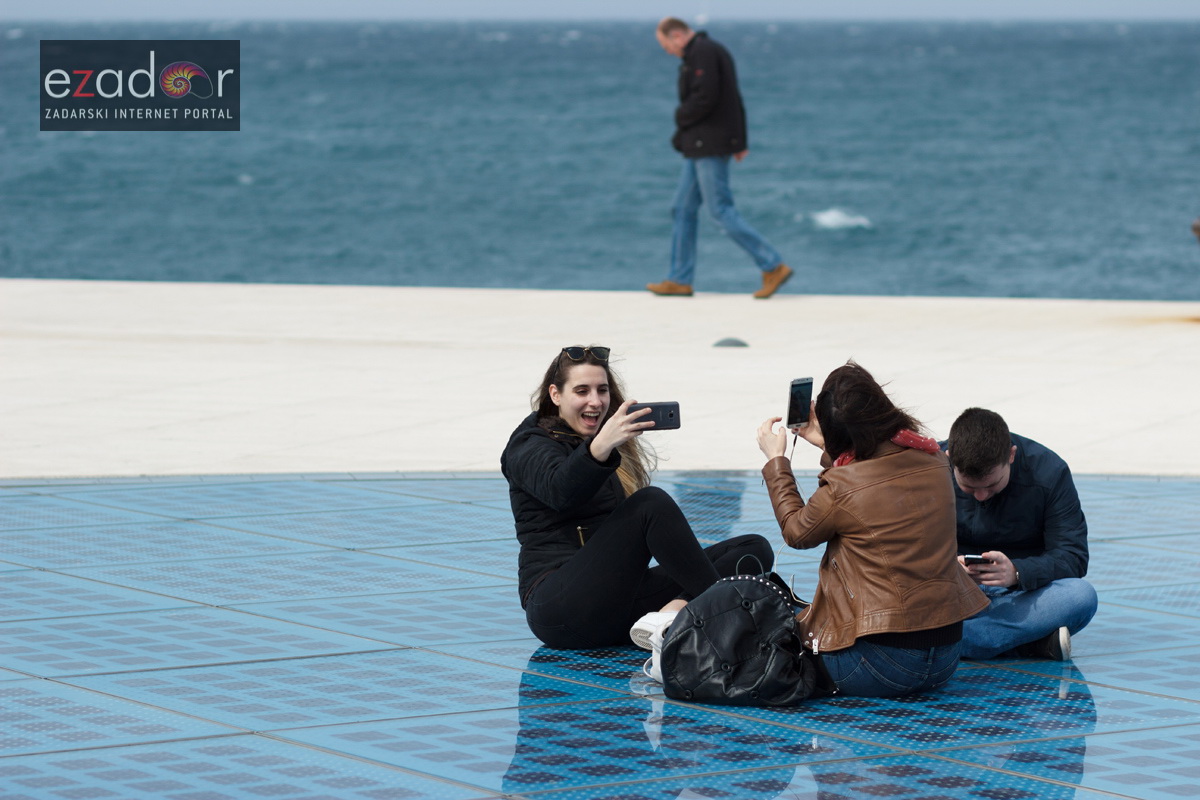 Đir po gradu, petak 30. ožujka 2018. Đir po gradu, petak 30. ožujka 2018.