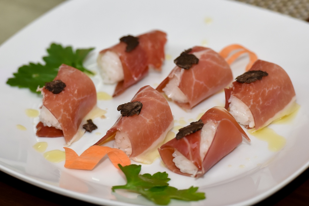 Tuna, sushi and wine festival: Ručak u Kraljevskim vinogradima Tuna, sushi and wine festival: Ručak u Kraljevskim vinogradima