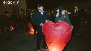 Humanitarni svjetlosni spektakl “Zaželi ljubav 2018.” @ Forum