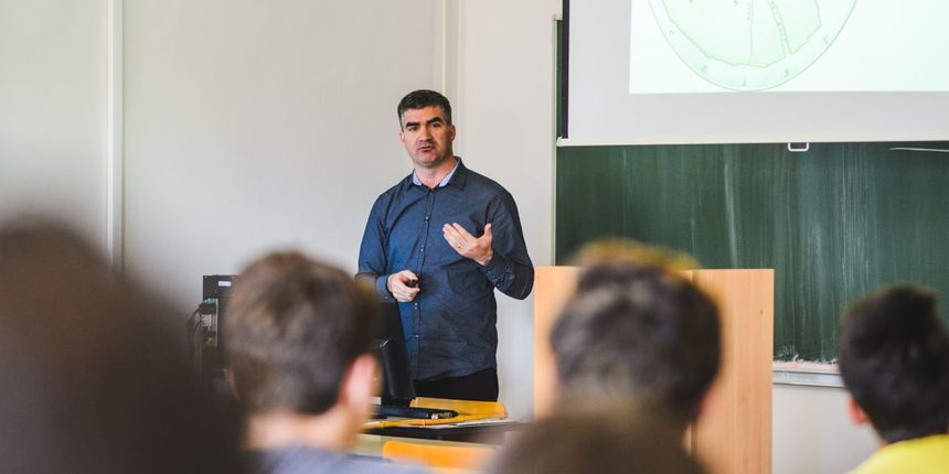 Prof. dr. Josip Faričić