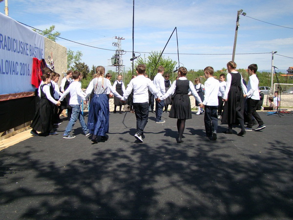 Galovac: Smotra  tradicijske baštine osnovnih i srednjih škola Zadarske županije. Foto: Marko Mane Ledenko