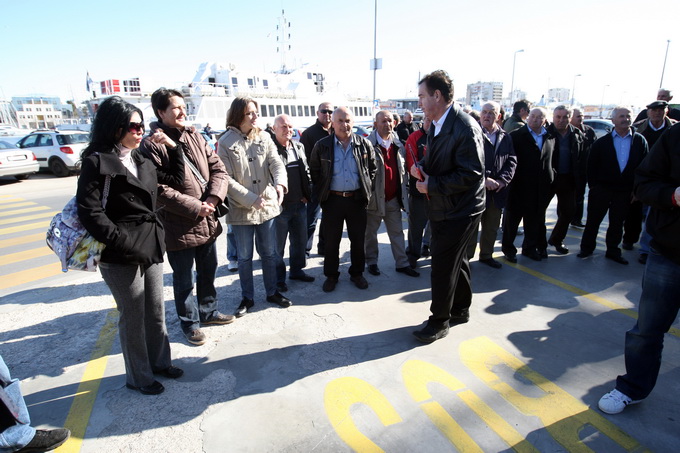 Zadar, 280213.
Poluotok, Liburnska obala. Prosvjedni skup oko 80 bivsih zaposlenika Croatia Zadar Line-a. To je do sada najmasovniji prosvjedni skup bivsih zaposlenika i ujedno najdulji stecaj u Hrvatskoj.
Foto: Jure Miskovic / CROPIX Zadar, 280213.
Poluotok, Liburnska obala. Prosvjedni skup oko 80 bivsih zaposlenika Croatia Zadar Line-a. To je do sada najmasovniji prosvjedni skup bivsih zaposlenika i ujedno najdulji stecaj u Hrvatskoj.
Foto: Jure Miskovic / CROPIX