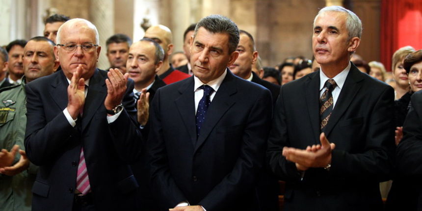 Zadar, 241112.
Obiljezavanje Dana grada Zadra i dolazak generala Ante Gotovine pocasnog gradjanina grada Zadra. General Gotovina na svetoj misi u katedrali Sv. Stosije.
Na slici general Ante Gotovina s gradonacelnikom Zvonimirom Vrancicem i zupanom Stip Zadar, 241112.
Obiljezavanje Dana grada Zadra i dolazak generala Ante Gotovine pocasnog gradjanina grada Zadra. General Gotovina na svetoj misi u katedrali Sv. Stosije.
Na slici general Ante Gotovina s gradonacelnikom Zvonimirom Vrancicem i zupanom Stip