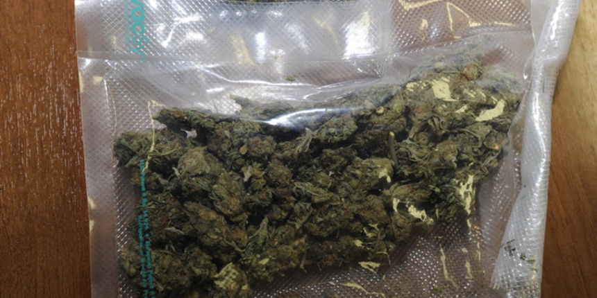 Sibenik, 260313.
Na konfernciji za medije PU Sibensko Kninska prikazala je zapljenu droge ,preko 300 tableta ecstazy i 300 grama marihuane droga je proradjena u Vodicama kod 29 godisnjeg Vodicana i 32 godisnjeg Zagrebacanina koji su uhiceni.
Na fotografij Sibenik, 260313.
Na konfernciji za medije PU Sibensko Kninska prikazala je zapljenu droge ,preko 300 tableta ecstazy i 300 grama marihuane droga je proradjena u Vodicama kod 29 godisnjeg Vodicana i 32 godisnjeg Zagrebacanina koji su uhiceni.
Na fotografij