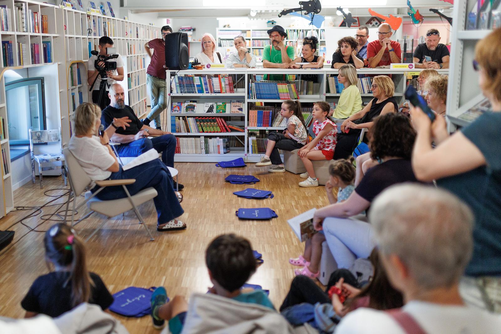 Boris Dežulović predstavio svoju novu knjigu Život i snoviđenja neustrašivog žohara Zaštomira Boris Dežulović predstavio svoju novu knjigu Život i snoviđenja neustrašivog žohara Zaštomira