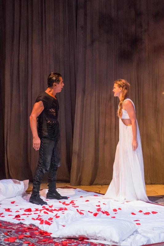 Povodom obiljezavanja 400. godina smrti Williama Shakespearea premijerno je izveden Othello, tragedija Williama Shakespearea u režiji Ivice Boban i s Draganom Despotom kao Othellom