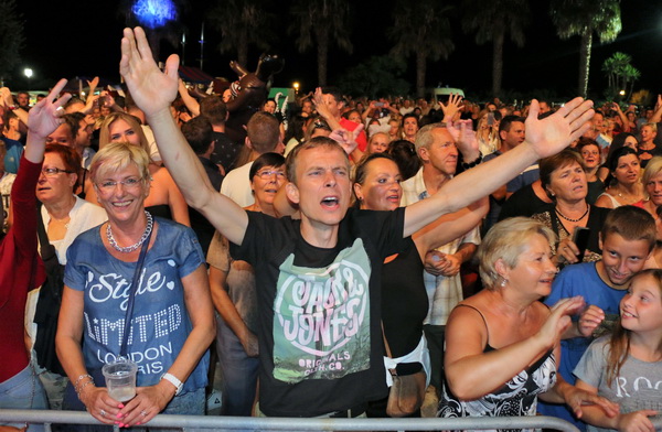 Jasmin Stavros na Viru