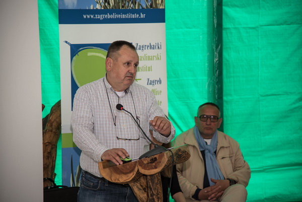 U Vrtovima lunjskih maslina održana 12. Lunjska maslinada. Foto: Vinko Pešić