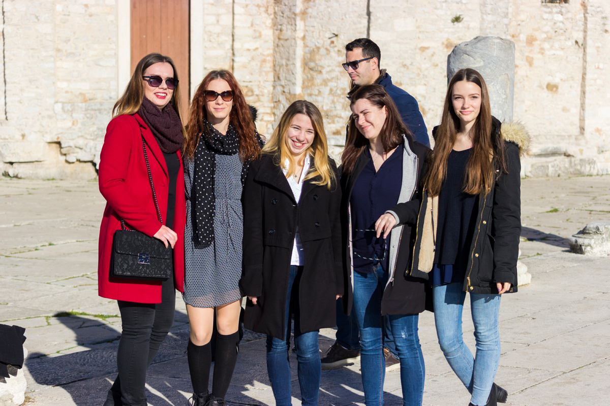 Badnjak 2016: Blagdanski đir po gradu 24. prosinca Badnjak 2016: Blagdanski đir po gradu 24. prosinca