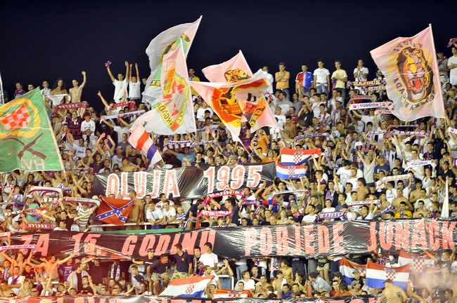 Split, 050810.
Stadion Poljud.
Uzvratna nogometna utakmica treceg predkola Europa Kupa.
Hajduk – Dinamo Bukurest.
Foto: Josko Ponos / CROPIX Split, 050810.
Stadion Poljud.
Uzvratna nogometna utakmica treceg predkola Europa Kupa.
Hajduk – Dinamo Bukurest.
Foto: Josko Ponos / CROPIX