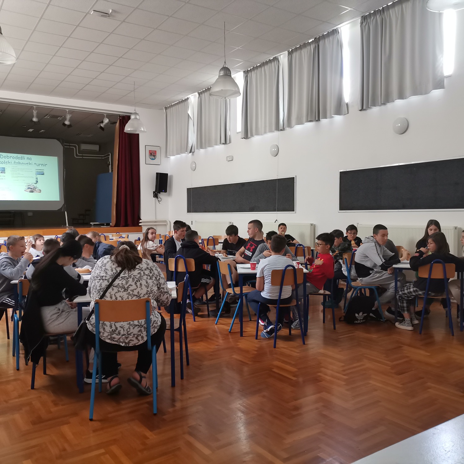 Osnovna škola Krune Krstića bila domaćin prijateljskog međuškolskog turnira u šahu Osnovna škola Krune Krstića bila domaćin prijateljskog međuškolskog turnira u šahu