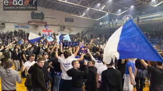 Humanitarno gledanje utakmice Zadar-Cibona (85-84) u Jazinama Humanitarno gledanje utakmice Zadar-Cibona (85-84) u Jazinama